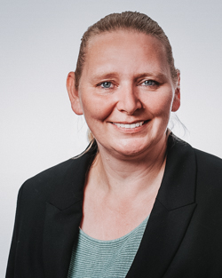 Portrait von Simone Lisy, Verwaltungsleiterin im Zentrum für Infektiologie